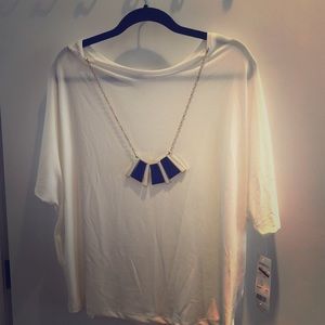 White shot sleeve top with attached necklace